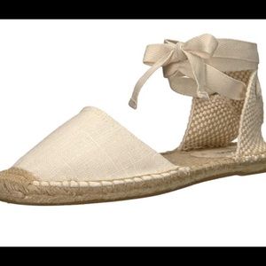 SOLUDOS still in box. Cream size 9.5